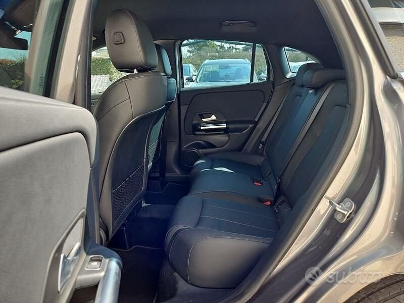 Usata Mercedes GLA180 Advanced 116 CV (85 kW) 2023 Grigio SUV