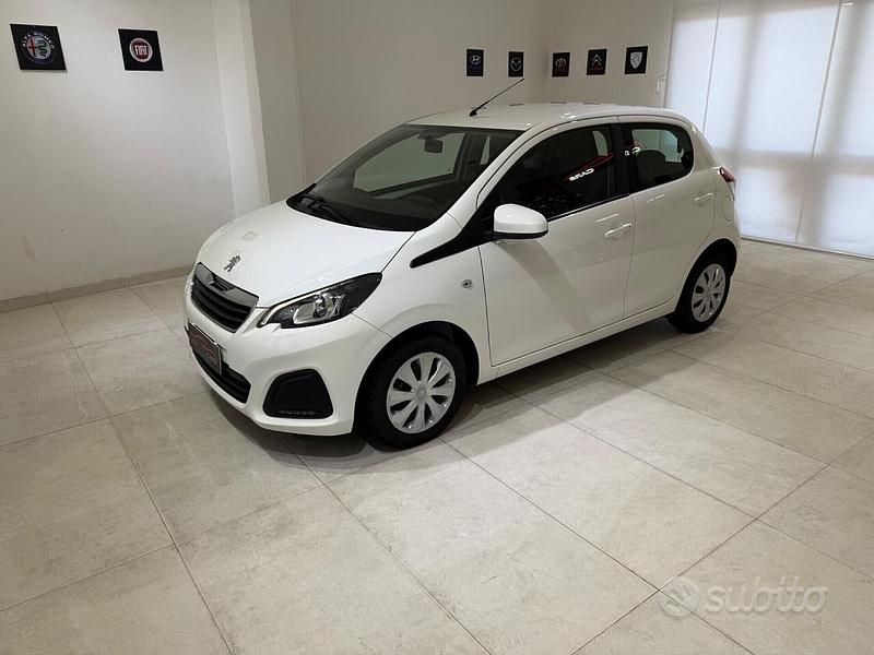 Usata Peugeot 108 Active 73 CV (53 kW) 2021 Bianco Utilitaria