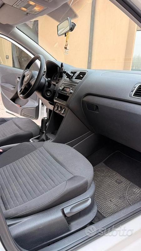 Usata VW Polo 75 CV (55 kW) 2013 Bianco Utilitaria