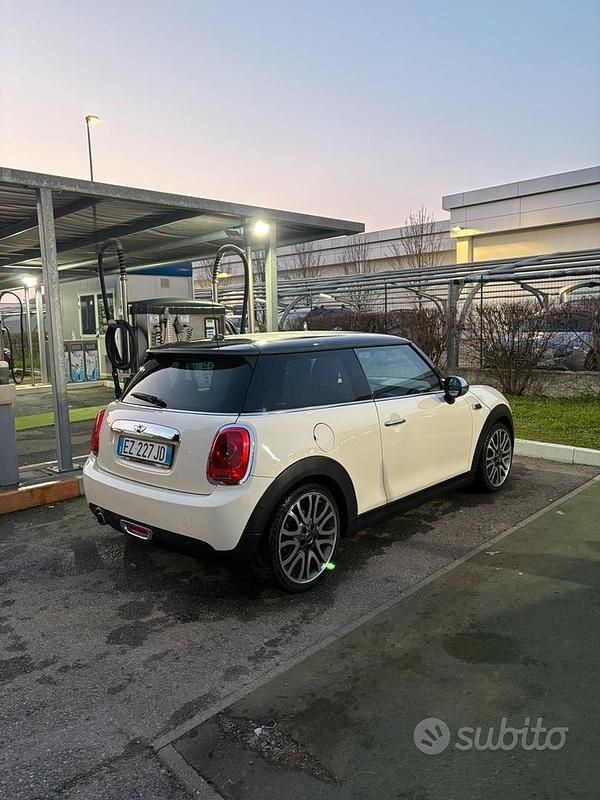 Usata Mini Cooper D 116 CV (85 kW) 2015 Bianco Utilitaria