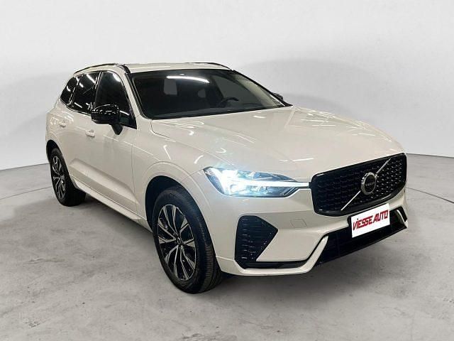 Usata Volvo XC60 184 CV (135 kW) 2024 Bianco pastello SUV