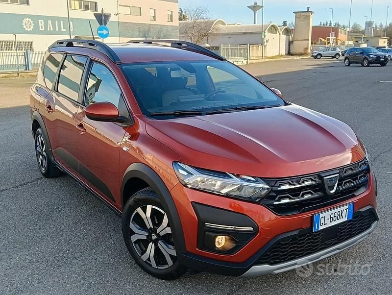 Usata Dacia Jogger Extreme 100 CV (73 kW) 2023 Arancione Monovolume