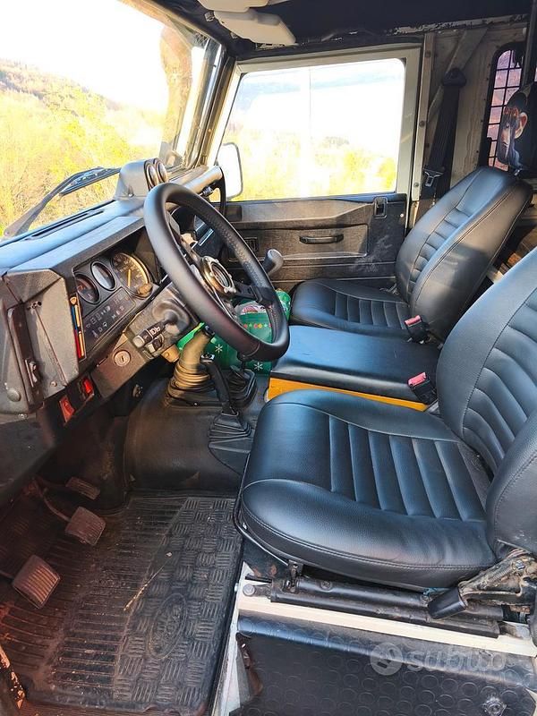 Usata Land Rover Defender 86 CV (63 kW) 1996 SUV