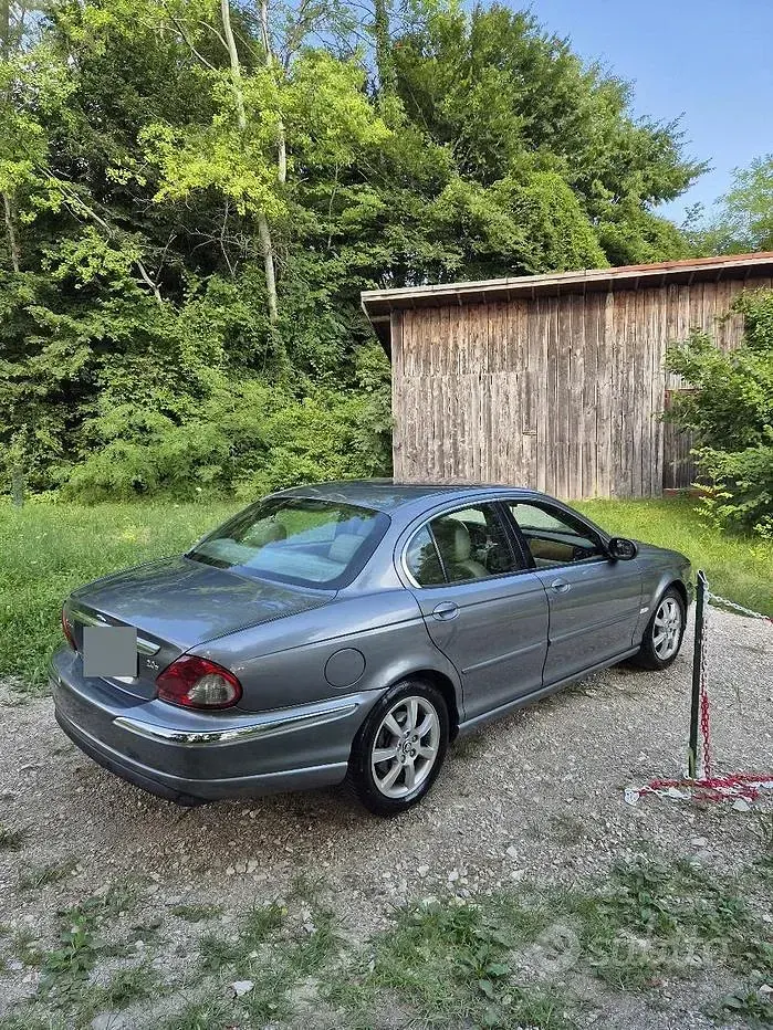 Usata Jaguar X-type 131 CV (96 kW) 2004 Grigio Berlina
