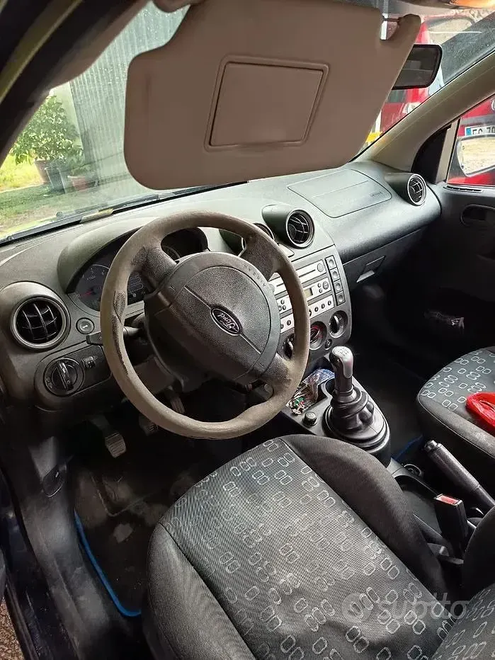 Usata Ford Fiesta 68 CV (50 kW) 2005 Utilitaria