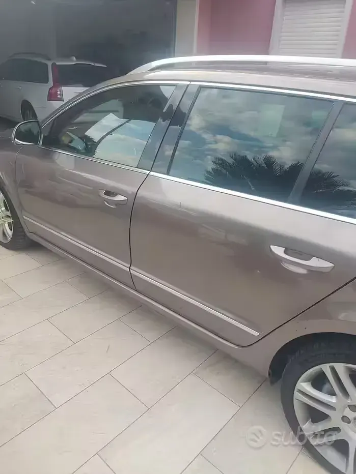 Usata Skoda Superb 140 CV (102 kW) 2010 Grigio Station wagon