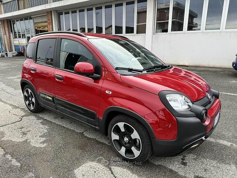 Usata Fiat Panda Icon 69 CV (50 kW) 2025 Rosso Utilitaria