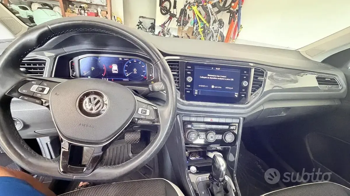 Usata VW T-Roc Advance 150 CV (110 kW) 2019 Nero SUV