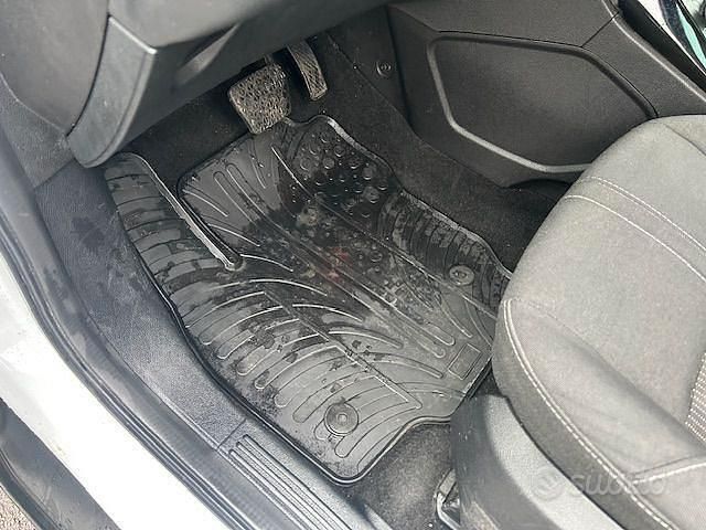 Usata Ford B-MAX Business Edition 105 CV (77 kW) 2013 Bianco Monovolume