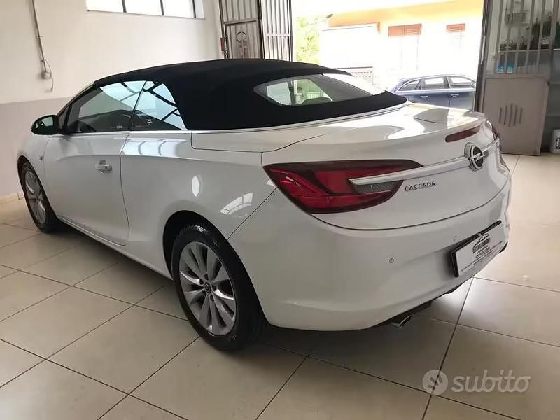 Usata Opel Cascada Cosmo 170 CV (125 kW) 2016 Bianco Cabrio