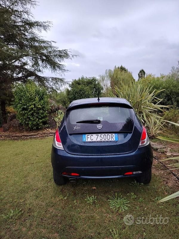 Usata Lancia Ypsilon 2015 Blu Utilitaria
