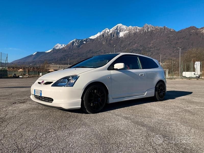 Usata Honda Civic Type R 200 CV (147 kW) 2002 Bianco Berlina