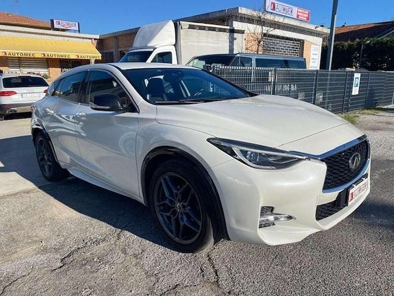 Usata Infiniti Q30 Sport Tech 109 CV (80 kW) 2017 Perlato Berlina