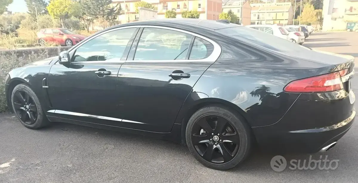 Usata Jaguar XF Premium Luxury 207 CV (152 kW) 2019 Nero Berlina