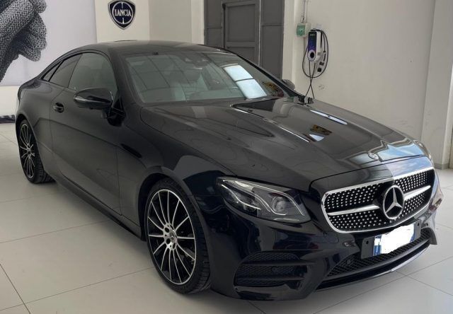 Usata Mercedes E220 Premium Plus 194 CV (142 kW) 2017 Nero metallizzato Coupé