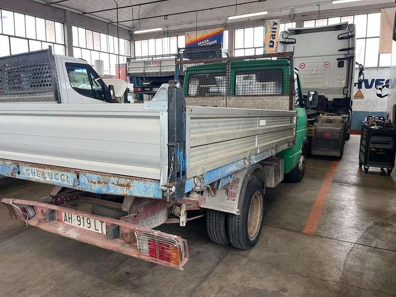 Usata Iveco Daily 88 CV (64 kW) 1991 Verde Furgone