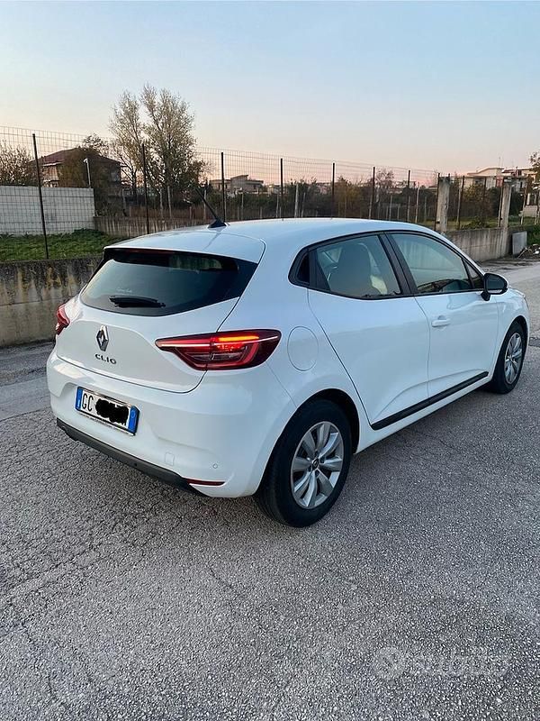 Usata Renault Clio V Zen 85 CV (62 kW) 2020 Bianco Berlina