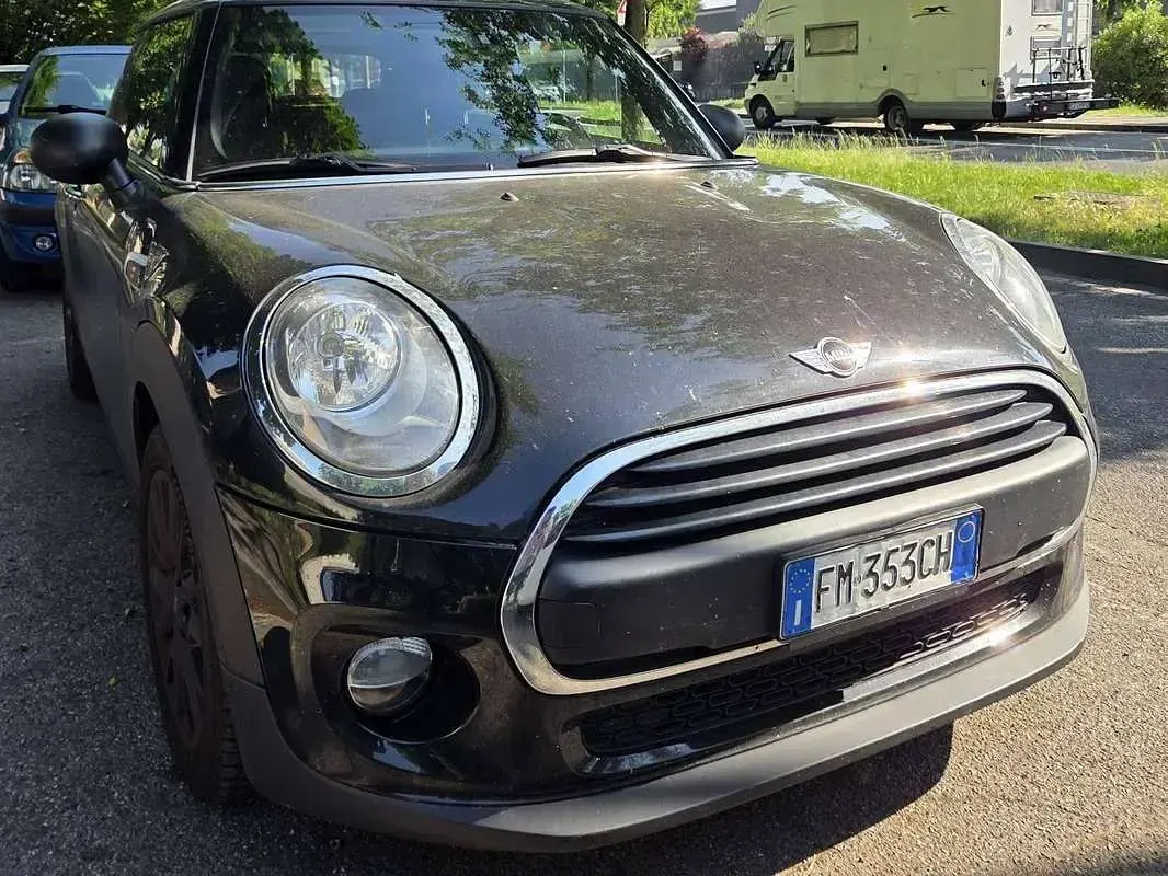 Usata Mini ONE 75 CV (55 kW) 2017 Nero Utilitaria