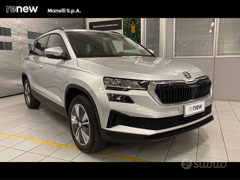 Argento Usata 2023 Skoda Karoq Executive SUV | 25.200 € (Ottimo prezzo) - Immagine 1/4
