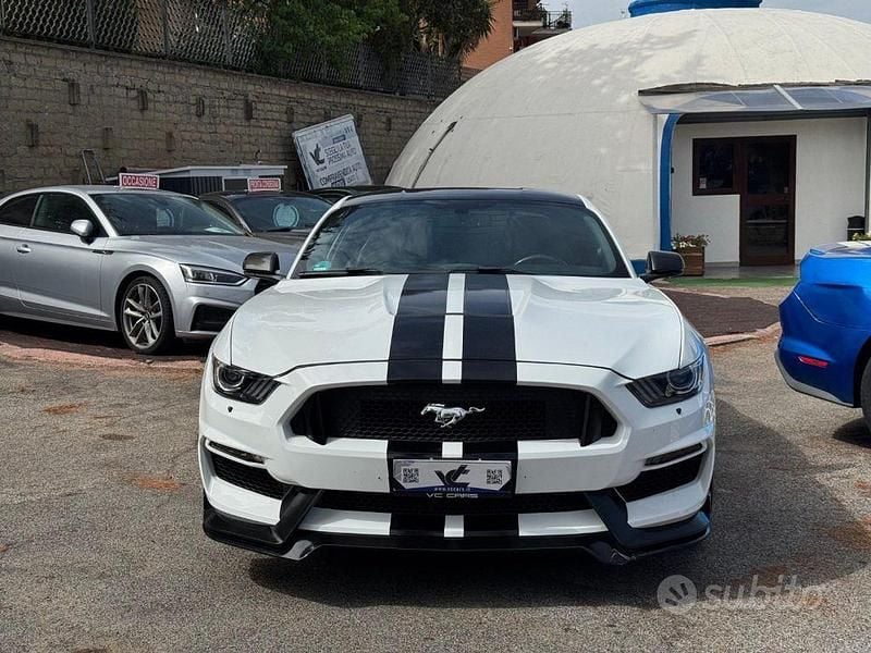 Usata Ford Mustang GT Fastback 420 CV (308 kW) 2015 Bianco Coupé