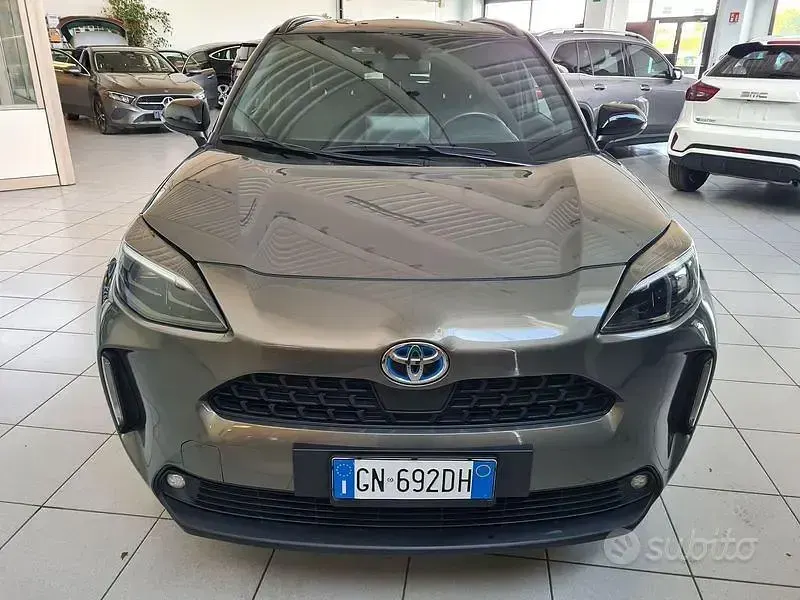 Usata Toyota Yaris Cross Trend 116 CV (85 kW) 2023 Marrone SUV