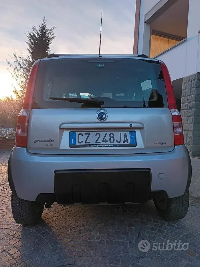 Usata Fiat Panda 4x4 69 CV (50 kW) 2005 Grigio Utilitaria