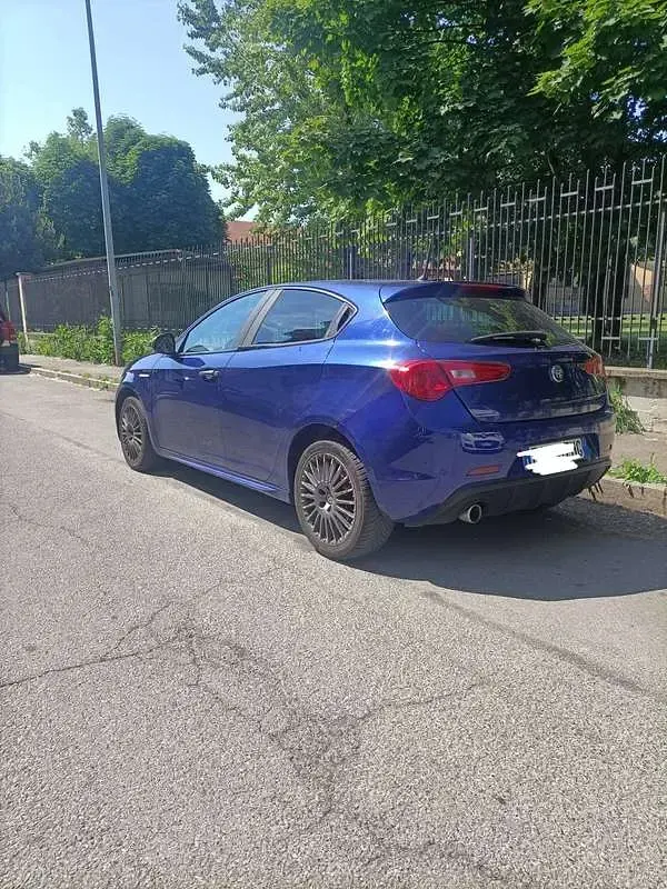Second-hand Alfa Romeo Giulietta Sprint 120 CP (88 kW) 2016 Albastru Hatchback