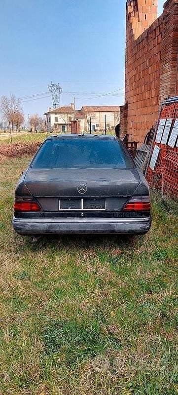 Usata Mercedes 200 118 CV (86 kW) 1992 Nero Coupé