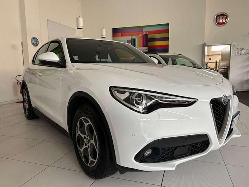 Usata Alfa Romeo Stelvio Business 190 CV (139 kW) 2022 Bianco SUV