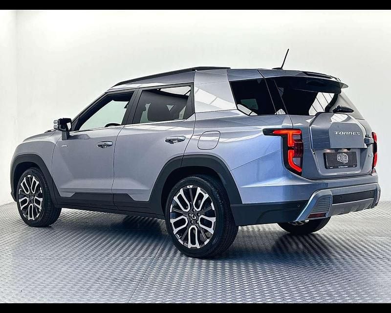 Usata KGM Torres 163 CV (119 kW) 2023 Argento met SUV