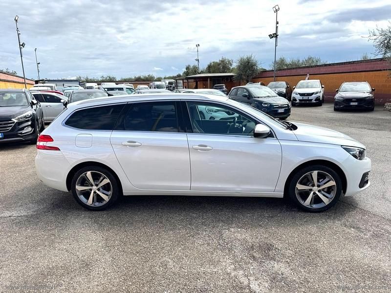 Usata Peugeot 308 SW Allure 131 CV (96 kW) 2018 Bianco Station wagon