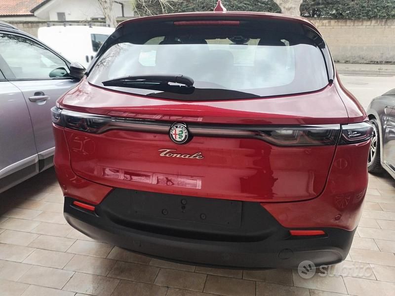 Usata Alfa Romeo Tonale Super 131 CV (96 kW) 2023 Rosso SUV