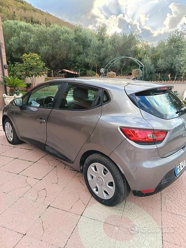 Usata Renault Clio IV 75 CV (55 kW) 2015 Grigio Berlina