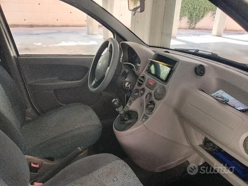 Usata Fiat Panda 70 CV (51 kW) 2006 Bianco Utilitaria
