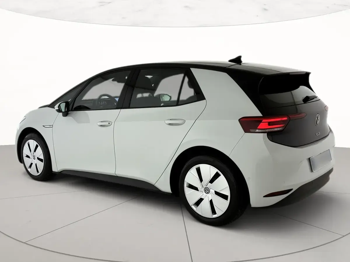 Usata VW ID.3 Life 69 kW (95 CV) 2022 Glacier white metallizzato nero Utilitaria