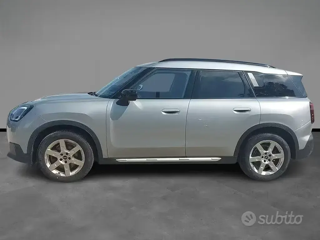 Usata Mini Countryman Favoured 156 CV (114 kW) 2024 Grigio SUV