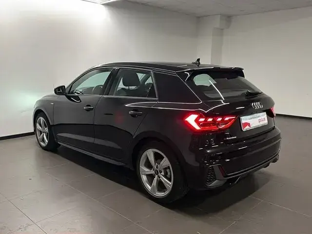 Usata Audi A1 Sportback S-Line 110 CV (80 kW) 2024 Nero mythos metallizzato Utilitaria