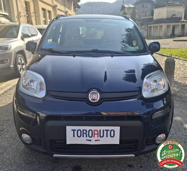 Usata Fiat Panda 4x4 S 84 CV (61 kW) 2014 Blu Utilitaria