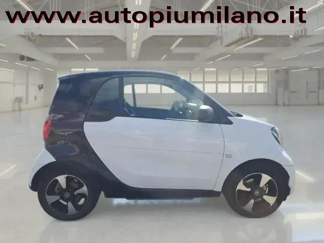 Usata Smart ForTwo Coupé Passion 41 kW (56 CV) 2020 Bianco Utilitaria