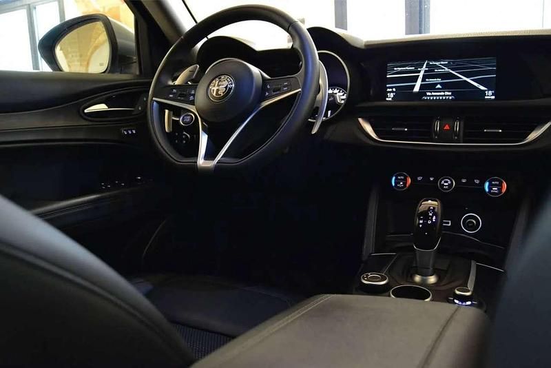 Usata Alfa Romeo Stelvio Super 210 CV (154 kW) 2018 Grigio vesuvio SUV