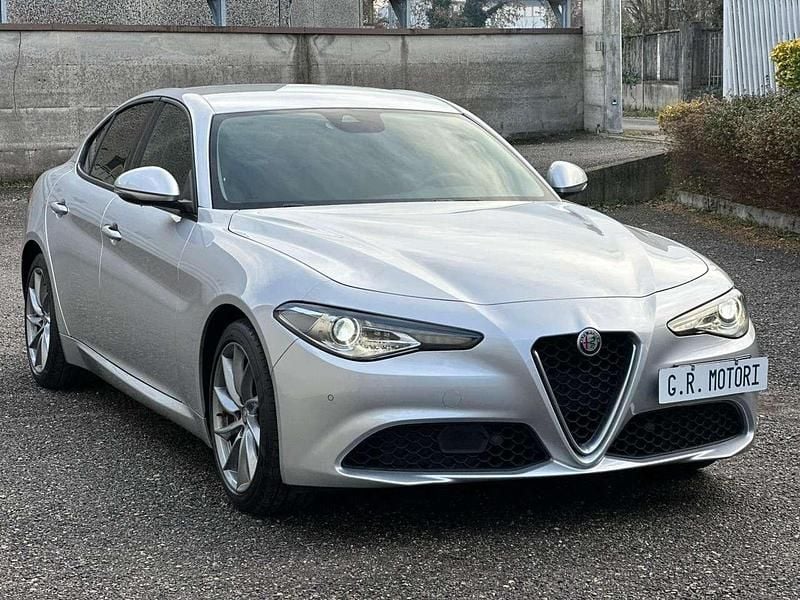 Usata Alfa Romeo Giulia 160 CV (117 kW) 2021 Grigio Berlina