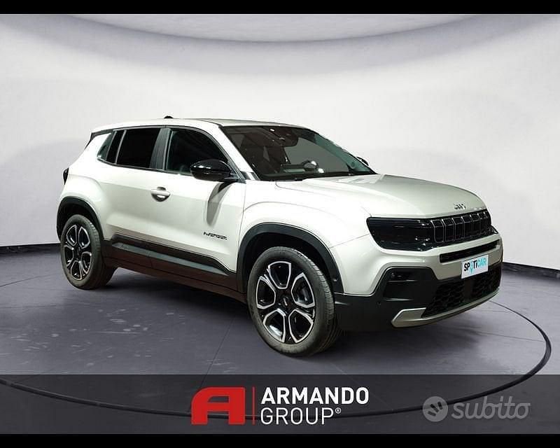Usata Jeep Avenger Summit 101 CV (74 kW) 2025 Beige SUV