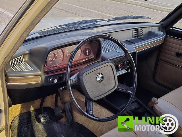 Usata BMW 525 Efficient Dynamics 145 CV (106 kW) 1975 Beige Berlina