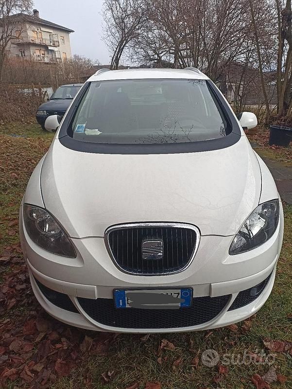 Usata Seat Altea XL 105 CV (77 kW) 2011 Bianco Monovolume