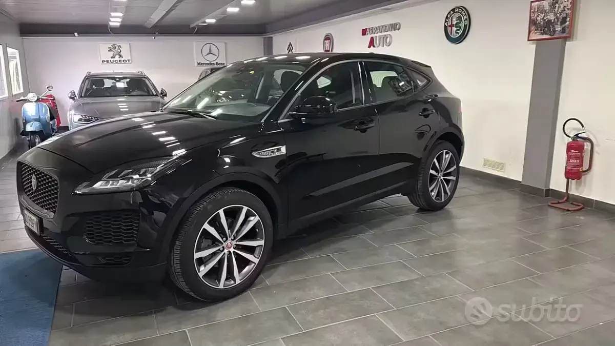 Usata Jaguar E-Pace R-Dynamic 150 CV (110 kW) 2020 Nero SUV