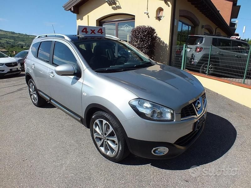 Grigio Usata 2012 Nissan Qashqai +2 Tekna SUV | 9300 € (Buon prezzo) - Immagine 1/4