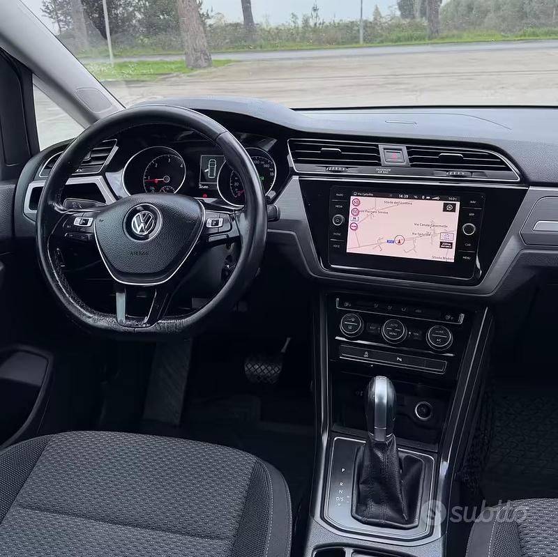Usata VW Touran Business 150 CV (110 kW) 2017 Grigio Monovolume