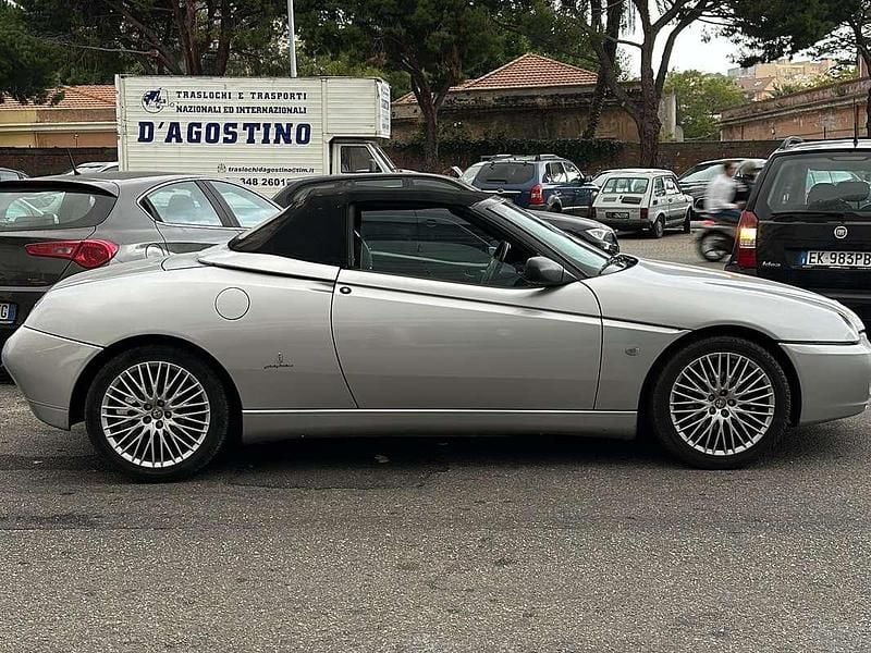 Usata Alfa Romeo Spider Lusso 150 CV (110 kW) 2003 Grigio Cabrio