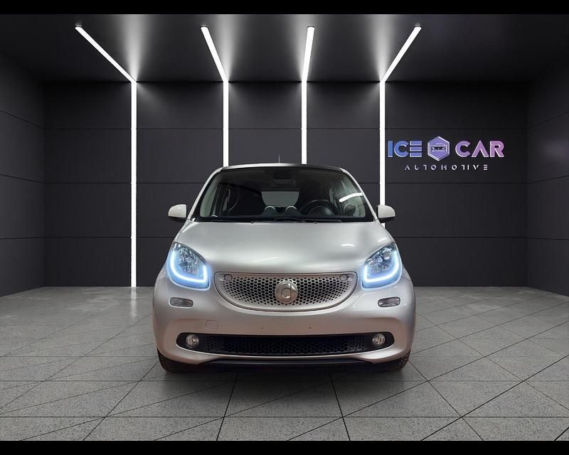 Usata Smart ForFour Prime 71 CV (52 kW) 2015 Argento Utilitaria