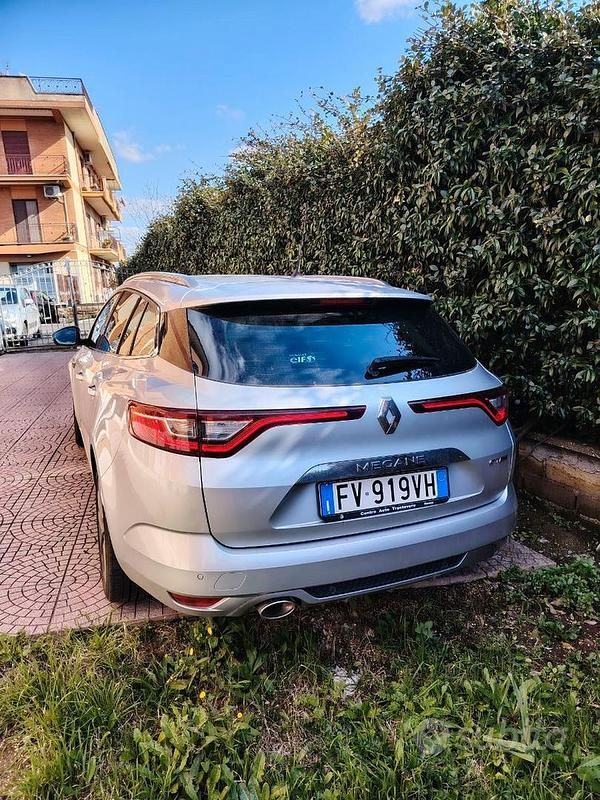Usata Renault Mégane GrandTour Intens 140 CV (102 kW) 2019 Grigio Station wagon